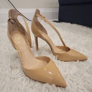 Vince Camuto Heels (Size 6)
